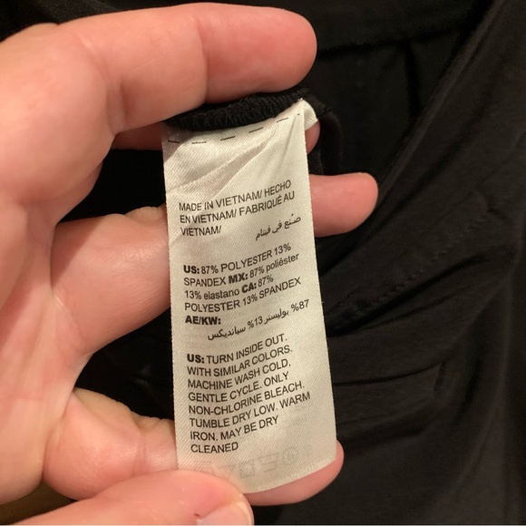 Chico's ZENERGY UPF Neema Side-Pocket Crop Pants Black Size 2 [U.S. 12] - Picture 14 of 15